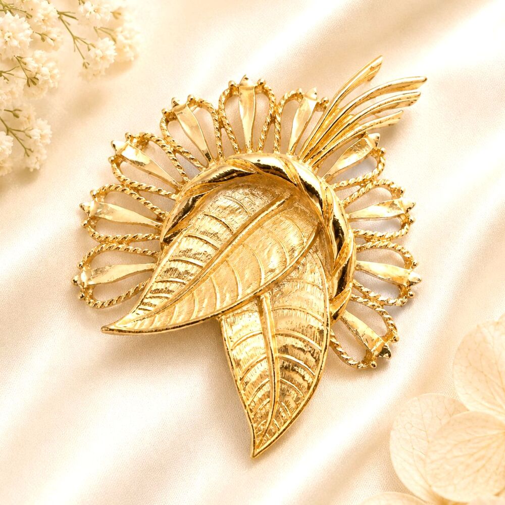 Vintage Large Gold Tone Fancy Leaf Brooch